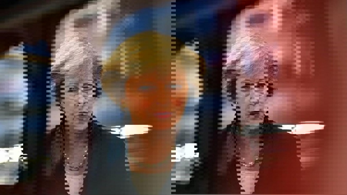 تيريزا ماي تدافع عن تأجيل الانفصال وعضو في مجلس العموم يطالبها بالاستقالة