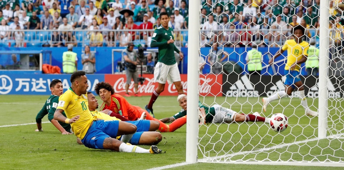 مباراة البرازيل والمكسيك.. كيف أنهى السيلساو مغامرة كتيبة أوتشوا في كأس العالم 2018؟