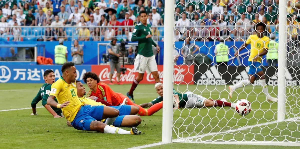 مباراة البرازيل والمكسيك.. كيف أنهى السيلساو مغامرة كتيبة أوتشوا في كأس العالم 2018؟