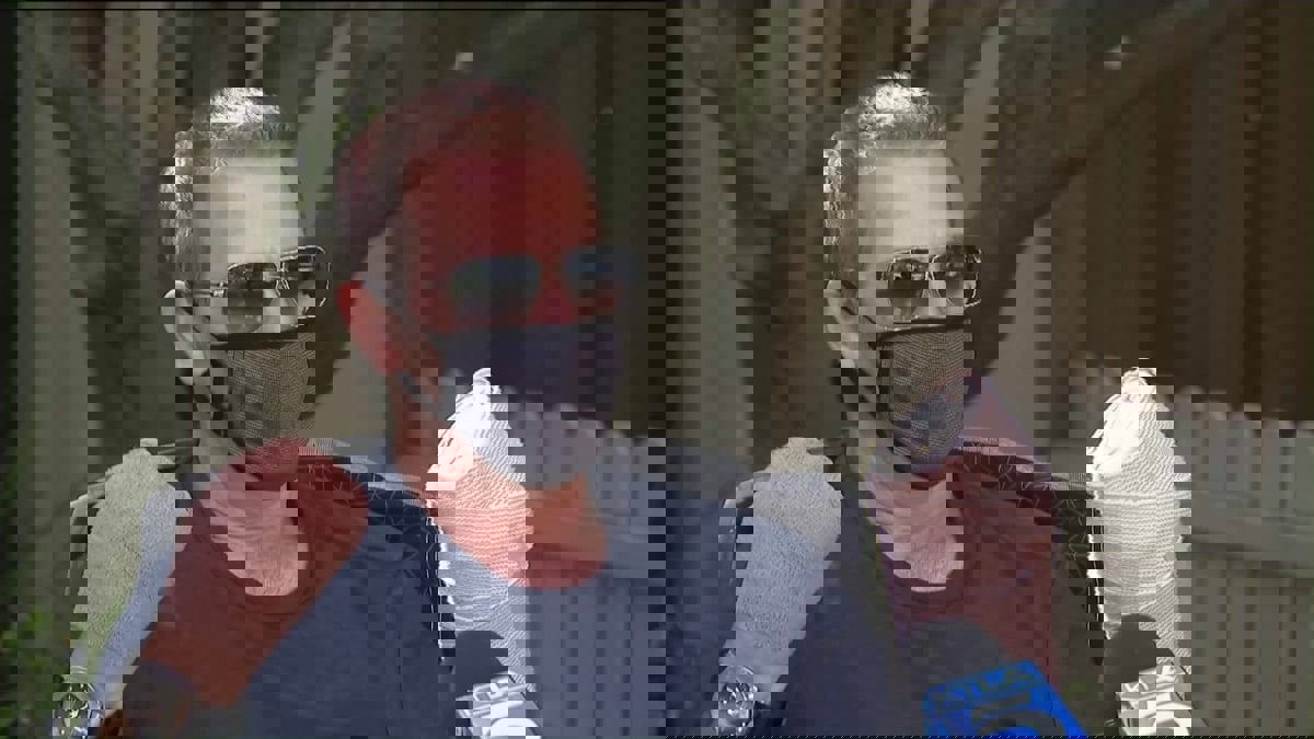 بسبب كورونا.. أمريكي يفقد أصابع يديه