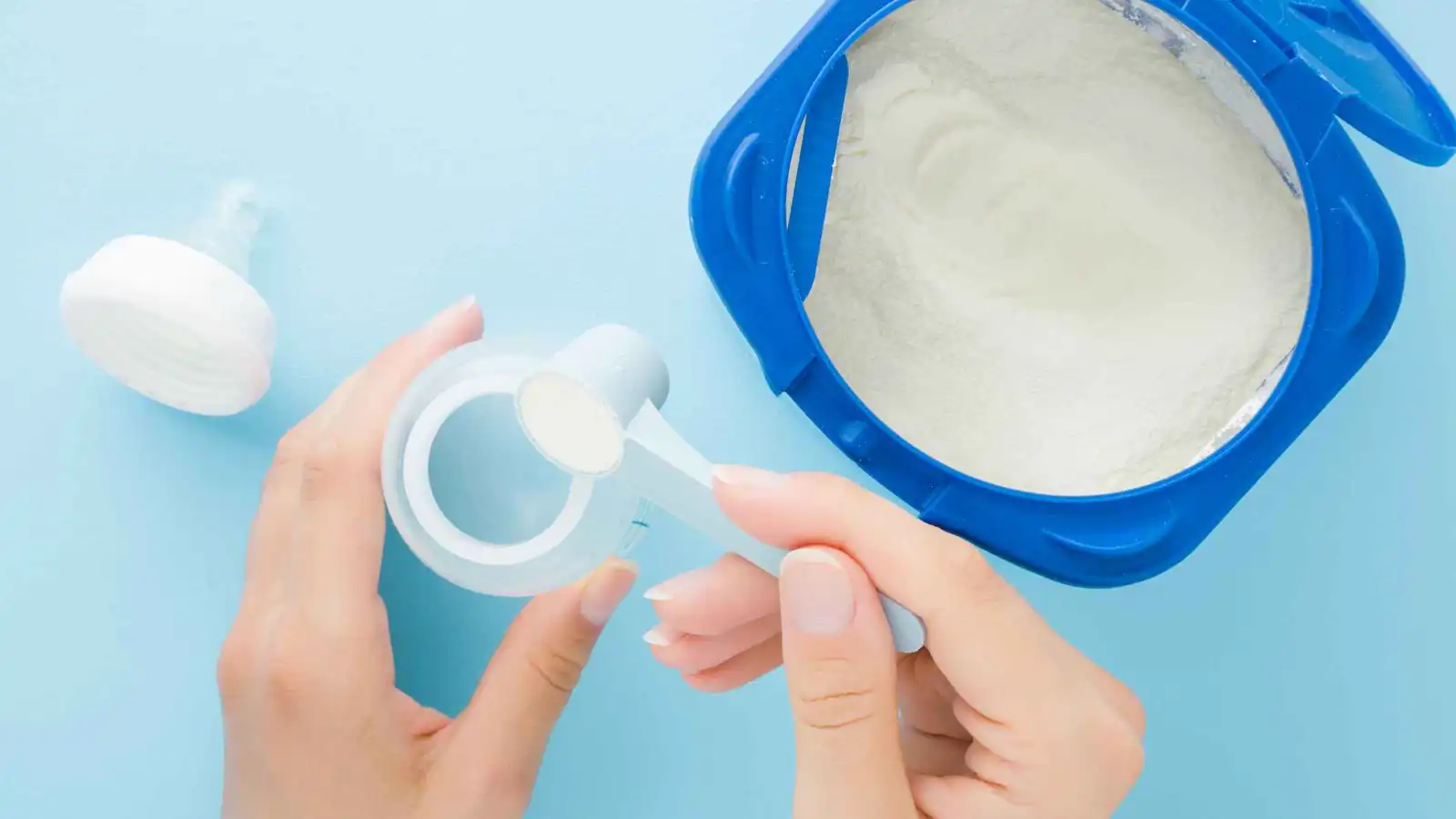 فرنسا تسحب دفعات جديدة من حليب الرضع