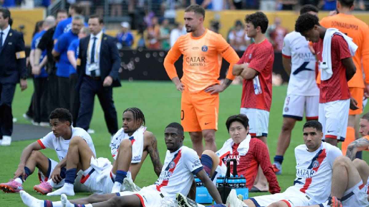 قرار دمر جيل ميسي.. هل يرتكب باريس سان جيرمان الخطأ التاريخي لبرشلونة؟