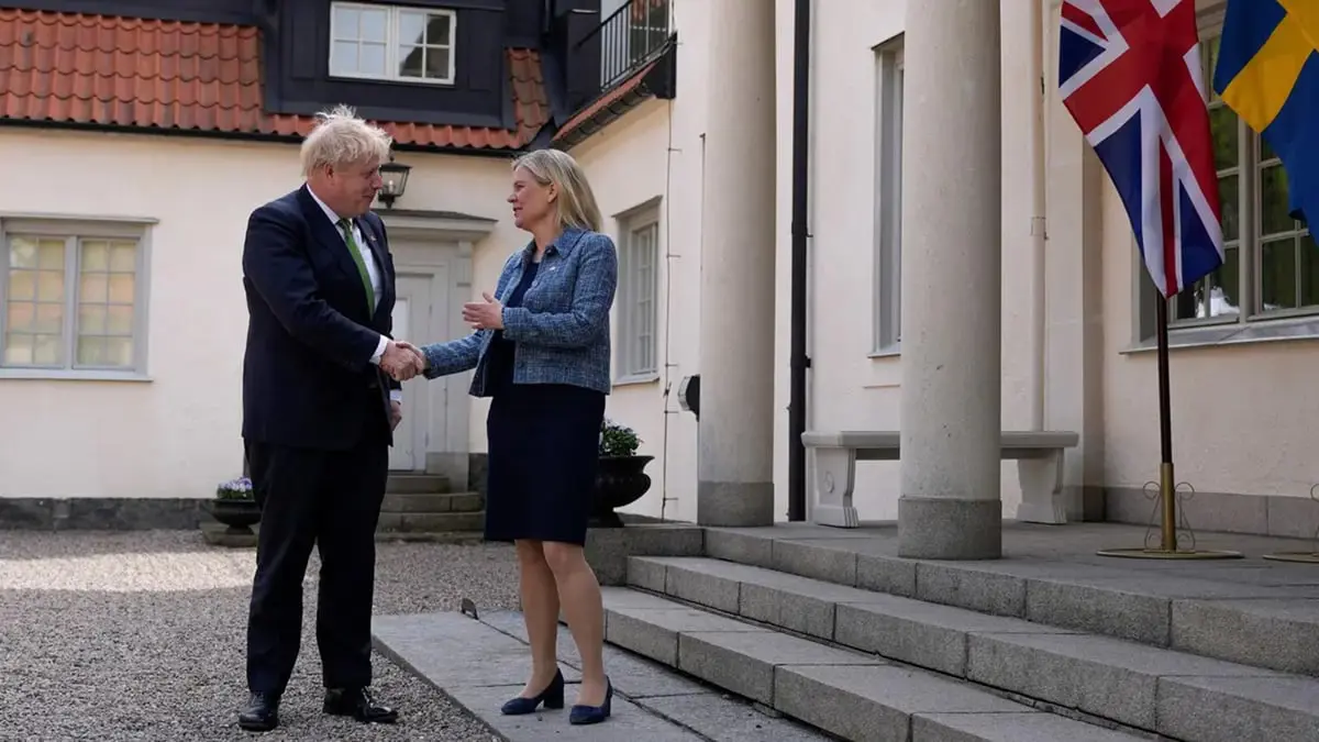 السويد وبريطانيا توقعان اتفاق دفاع مشتركا