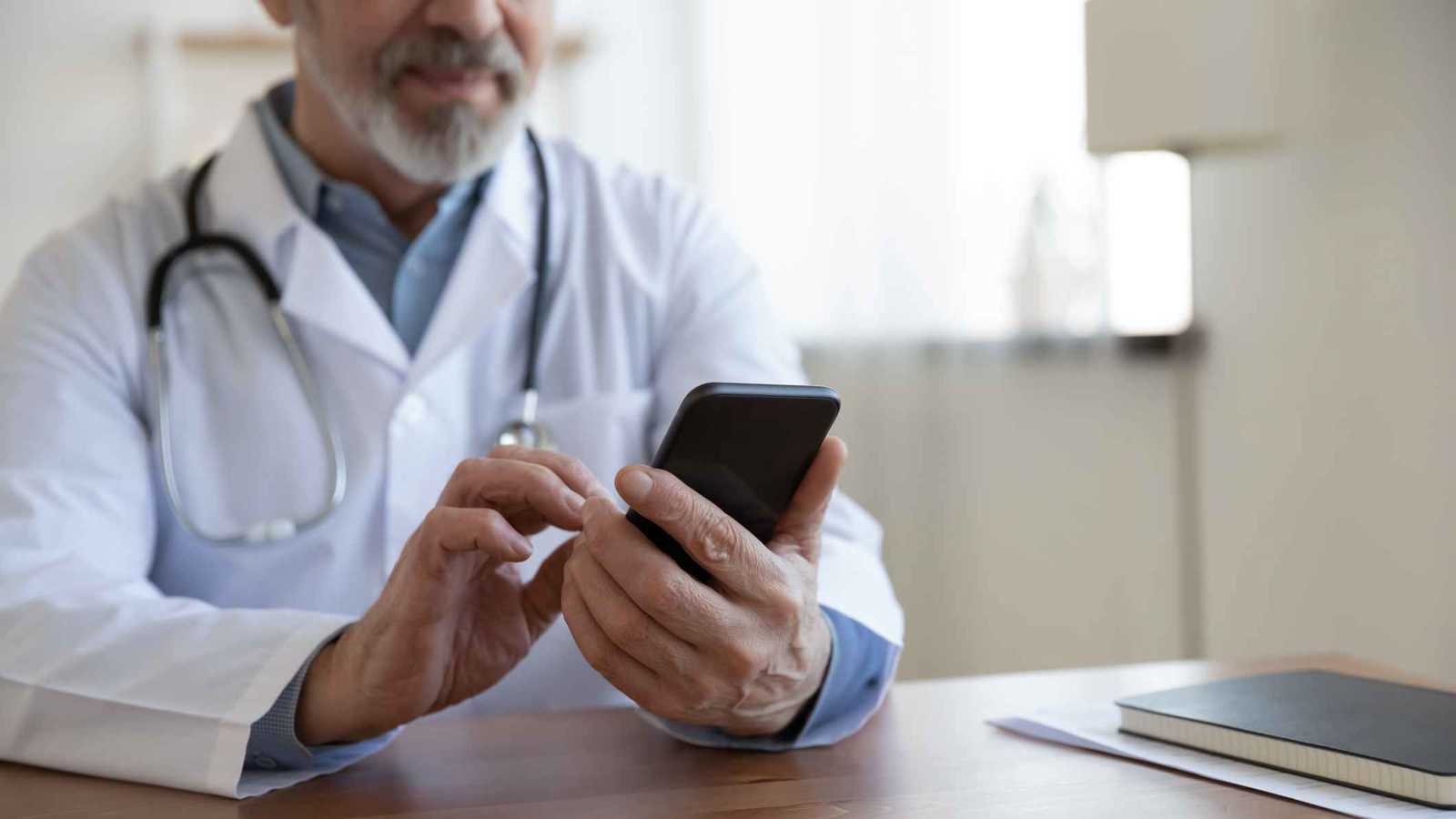 العلاج النفسي عبر الرسائل النصية.. بديل فعال لعلاج الاكتئاب