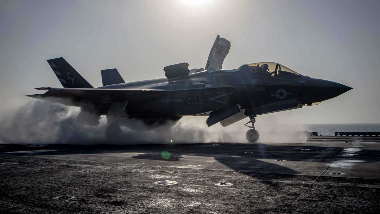 فنزويلا تندد بتحليق مقاتلات أمريكية قرب سواحلها