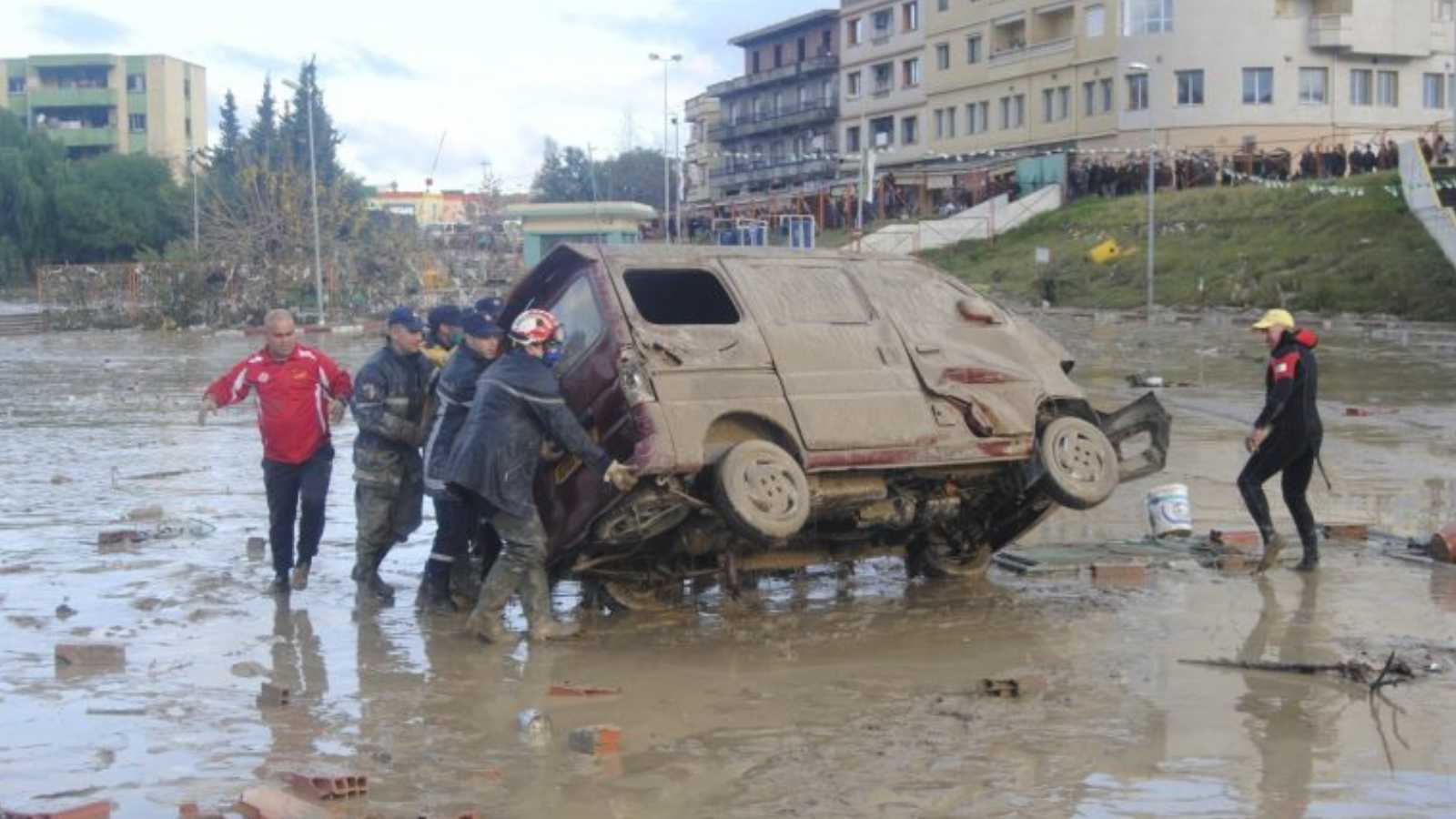 5 قتلى في فيضانات اجتاحت جنوب الجزائر