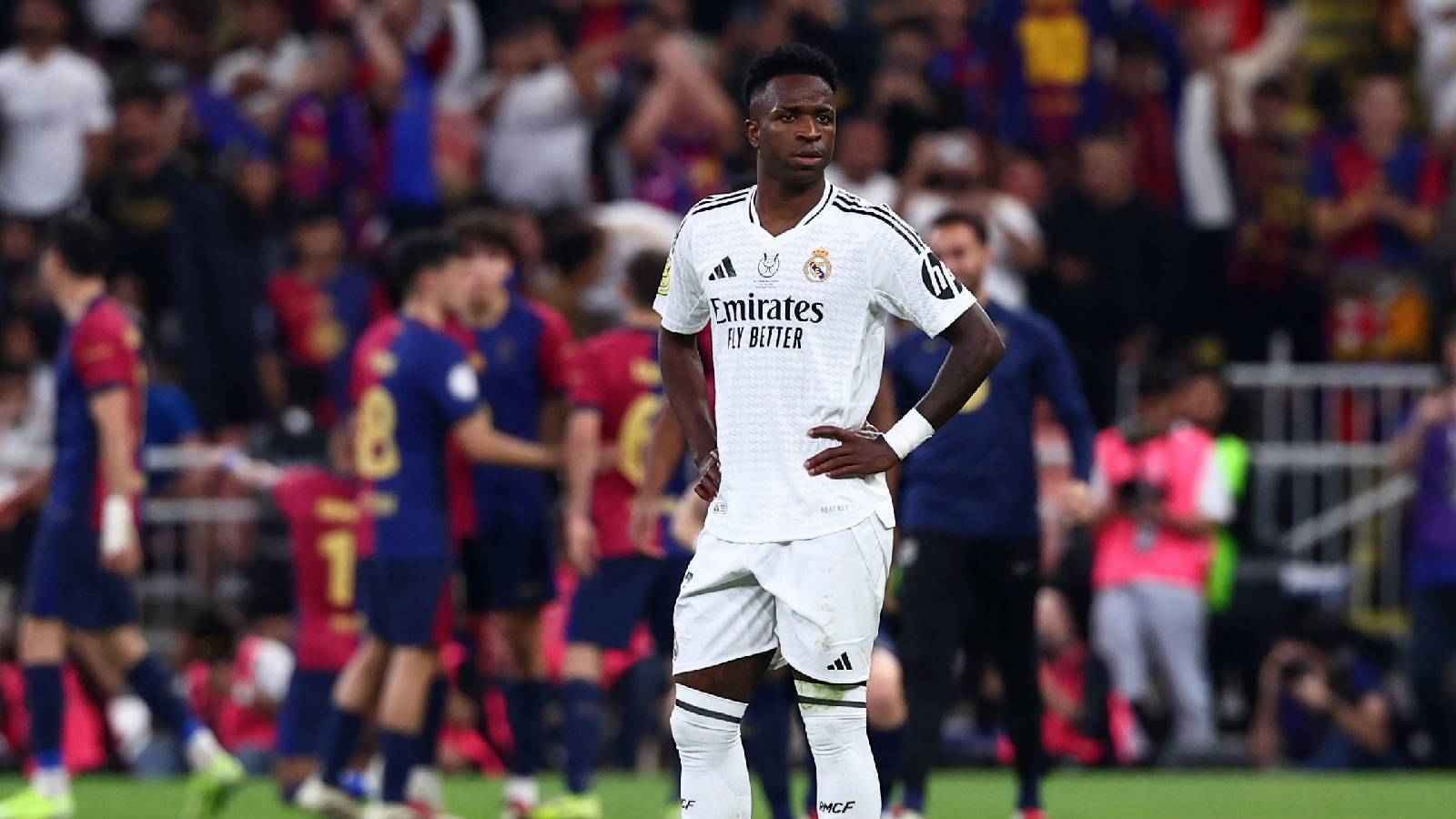 عدو فينيسيوس جونيور "يشمت" بخسارته أمام برشلونة (صورة)