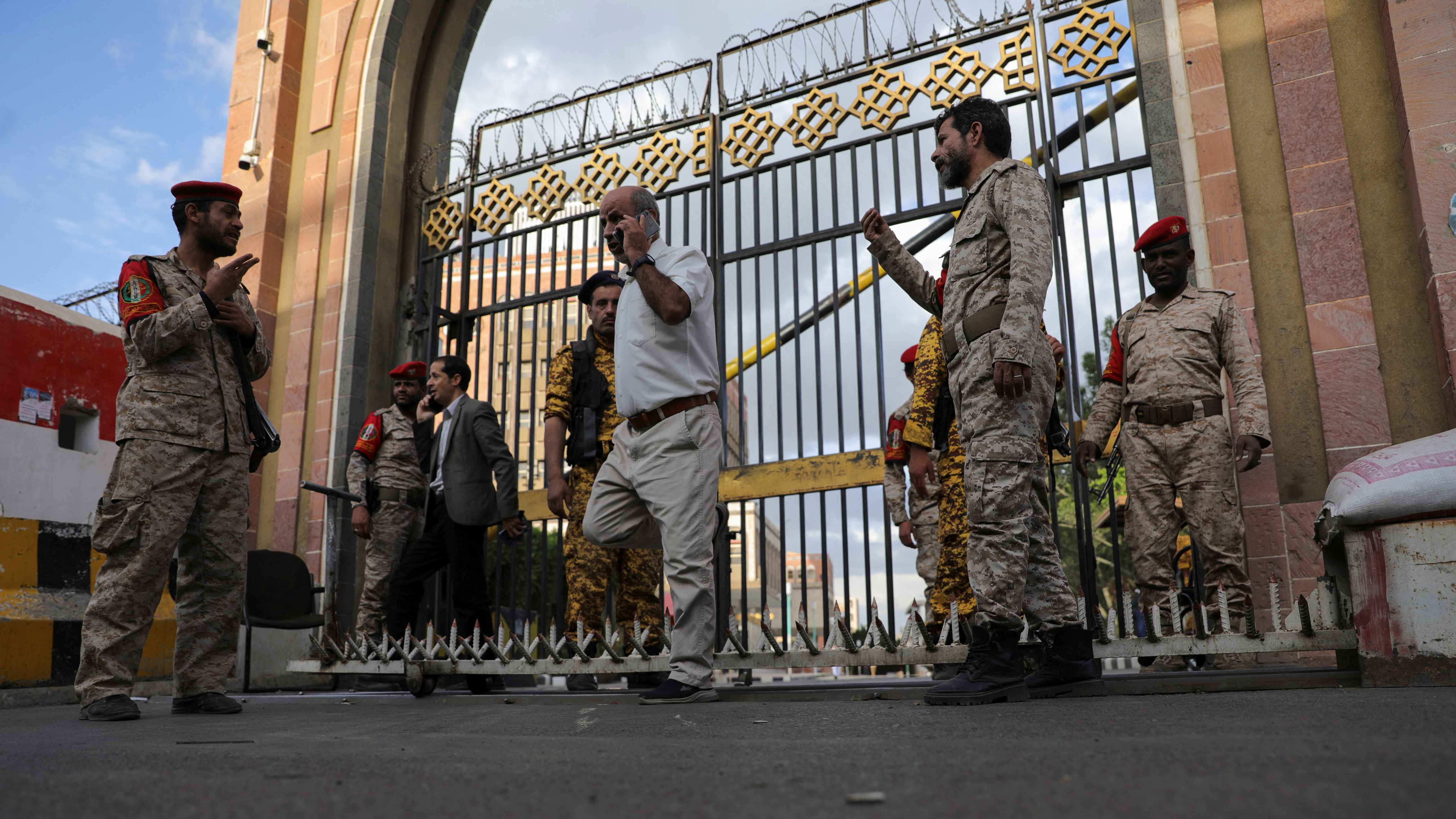 قيود حوثية جديدة على وكالات الإغاثة والمنظمات الدولية (صورة)