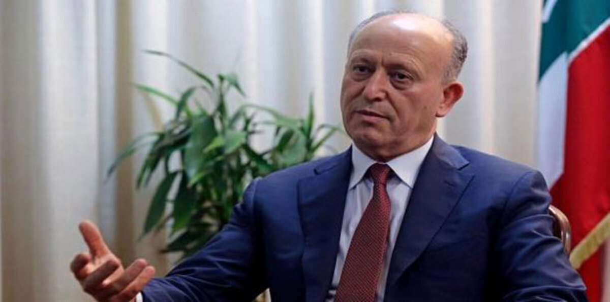 أشرف ريفي يطالب بطرد السفير السوري من لبنان