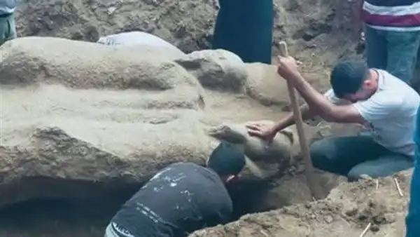 التمثال المكتشف