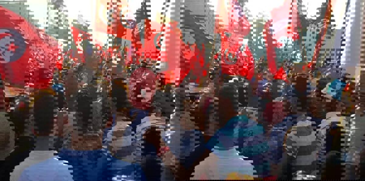 تونس.. حادثة حرق على طريقة البوعزيزي تطيح بـ3 مسؤولين