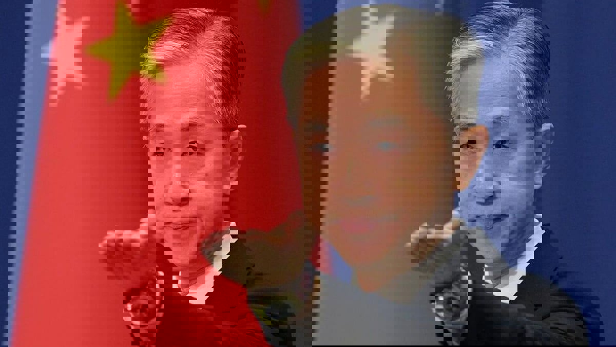 بكين تفرض قيودا على تأشيرات دخول مسؤولين أمريكيين