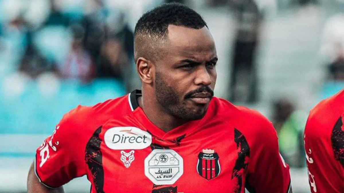 الأهلي السعودي يعلن تعاقده رسميا مع عبد الإله الخيبري