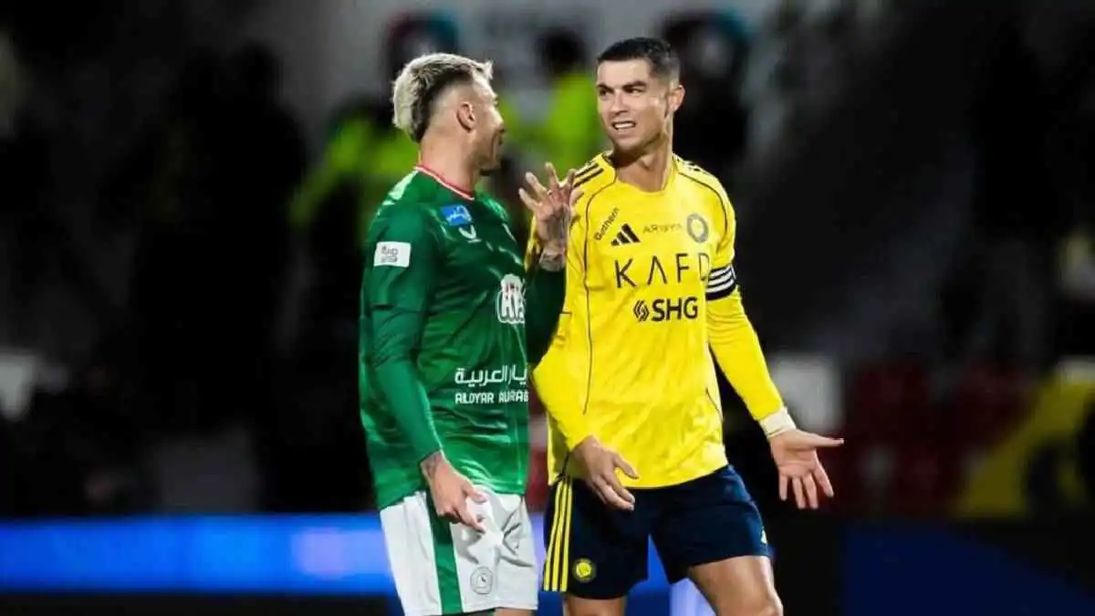 نجم الاتفاق السعودي يكشف تفاصيل حديثه مع كريستيانو رونالدو