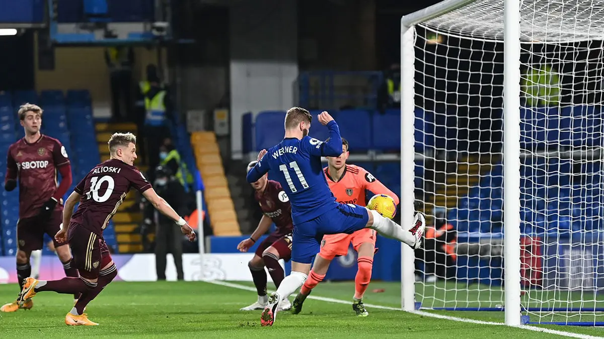 فيرنر يهدر بغرابة هدفا محققا على خط المرمى (فيديو)