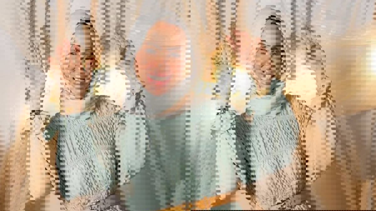 شمس الأسطورة ترد على أنباء "خلعها الحجاب"