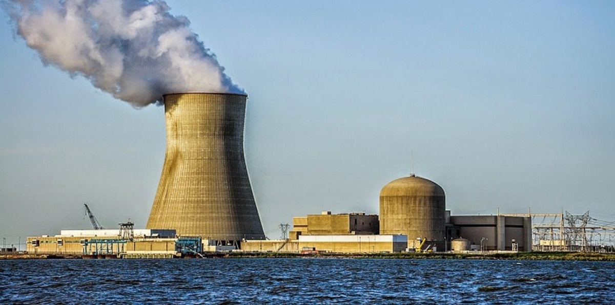 بريطانيا تراجع خطة فرنسية لبناء مفاعلين نوويين