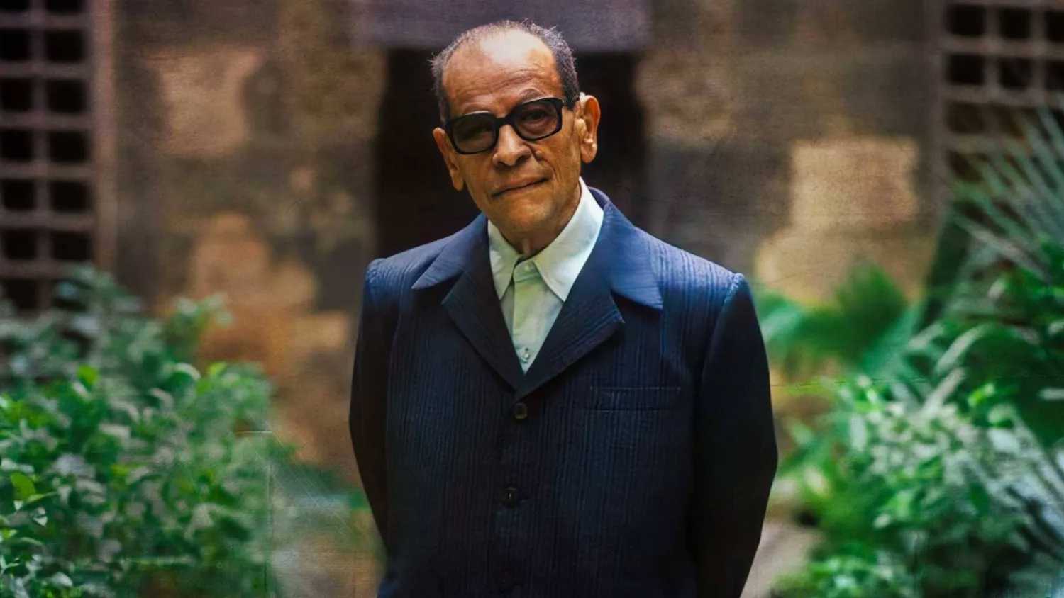 "عشاء فاخر لمحتالين".. موقف إنساني استثنائي لنجيب محفوظ