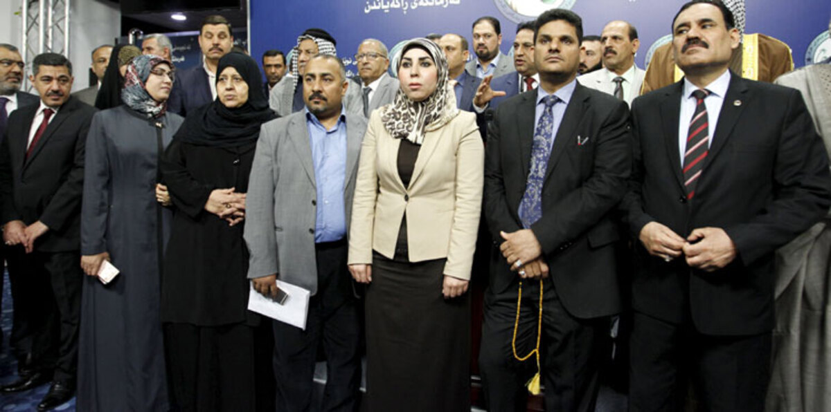 النواب المعتصمون يرفضون نتائج اجتماع العبادي والجبوري حول الحكومة