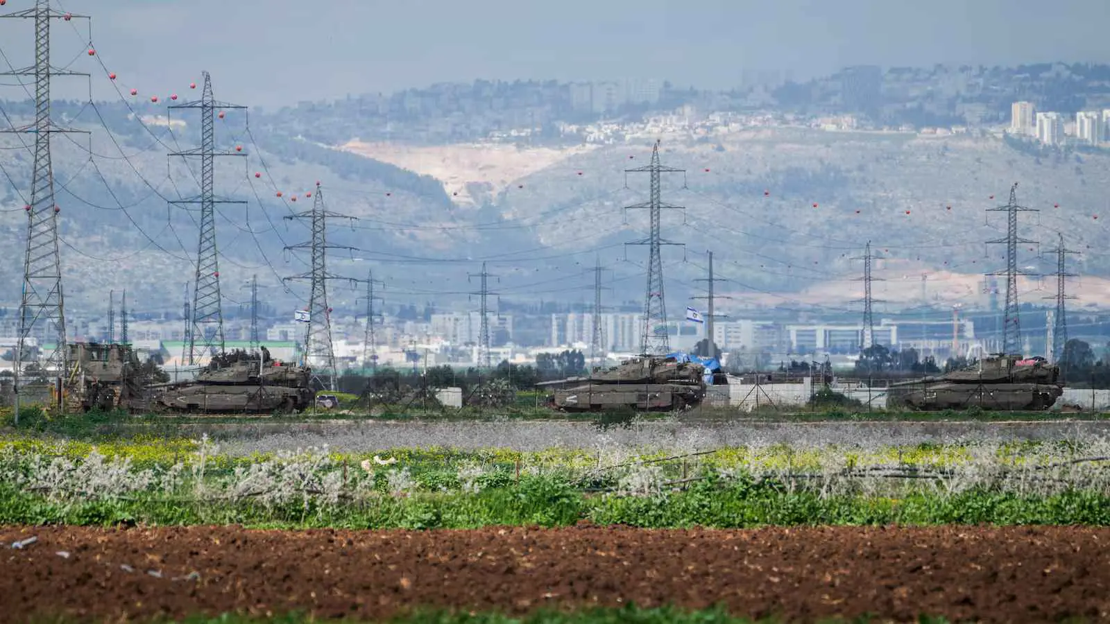 الجيش الإسرائيلي يرسل 3 كتائب وفصيل دبابات لتعزيز قواته شمال الضفة