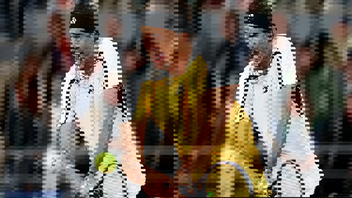 زفيريف يتأهل لنصف نهائي رولان غاروس على حساب دي مينو