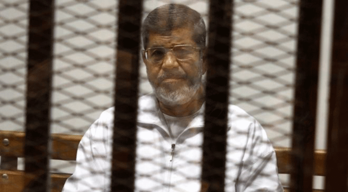 مصر.. تأجيل محاكمة محمد مرسي بـ "التخابر"