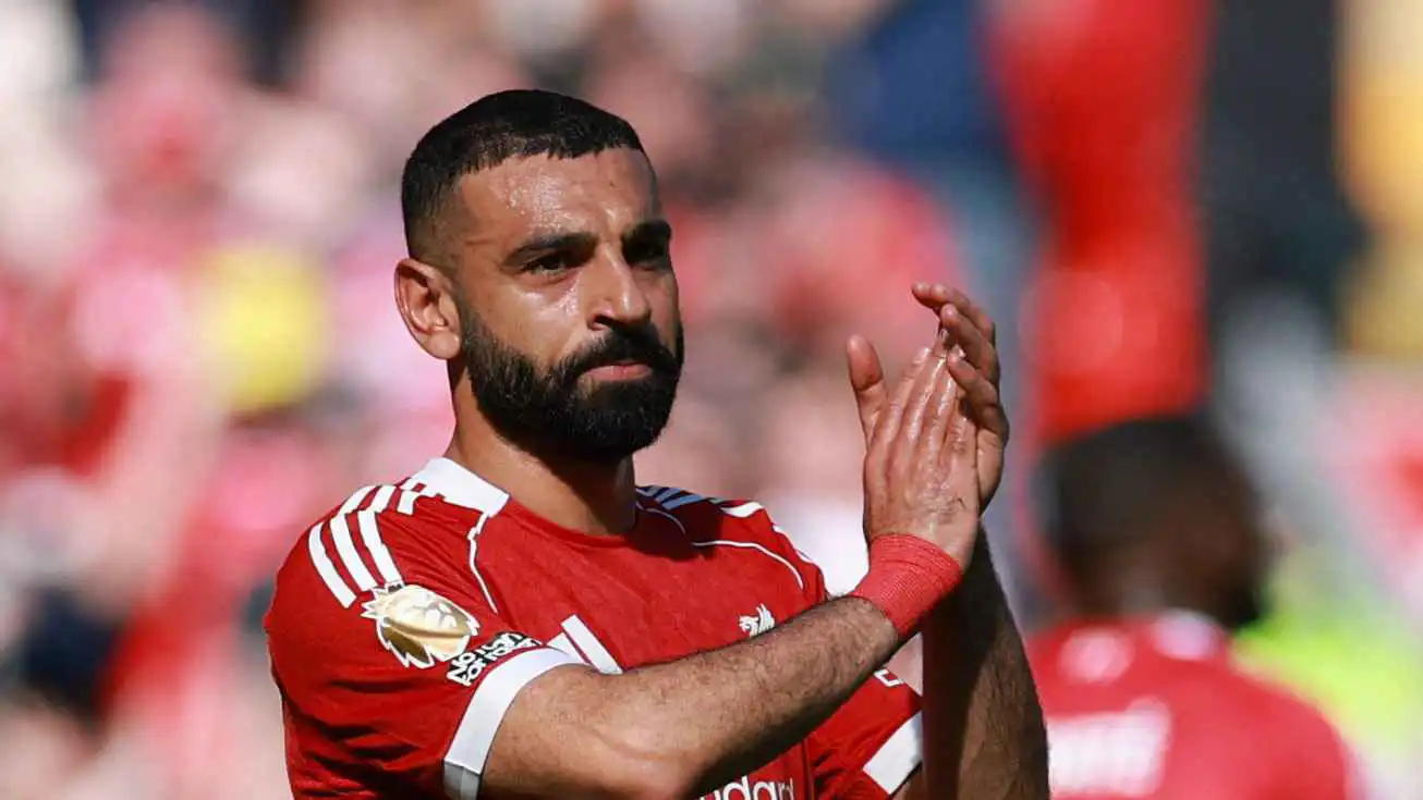 غالب دموعه.. هل خاض محمد صلاح آخر مباراة بقميص ليفربول؟