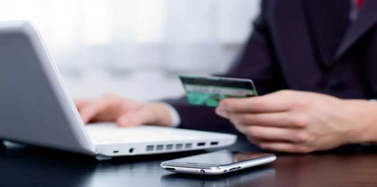 46% من سكان دبي يتسوقون عبر الإنترنت