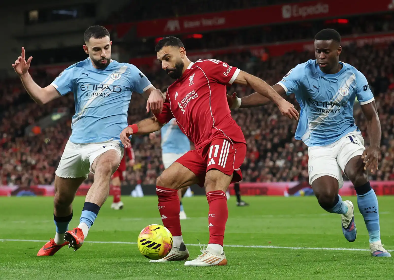 محمد صلاح في مباراة ليفربول ومانشستر سيتي بالدوري الإنجليزي