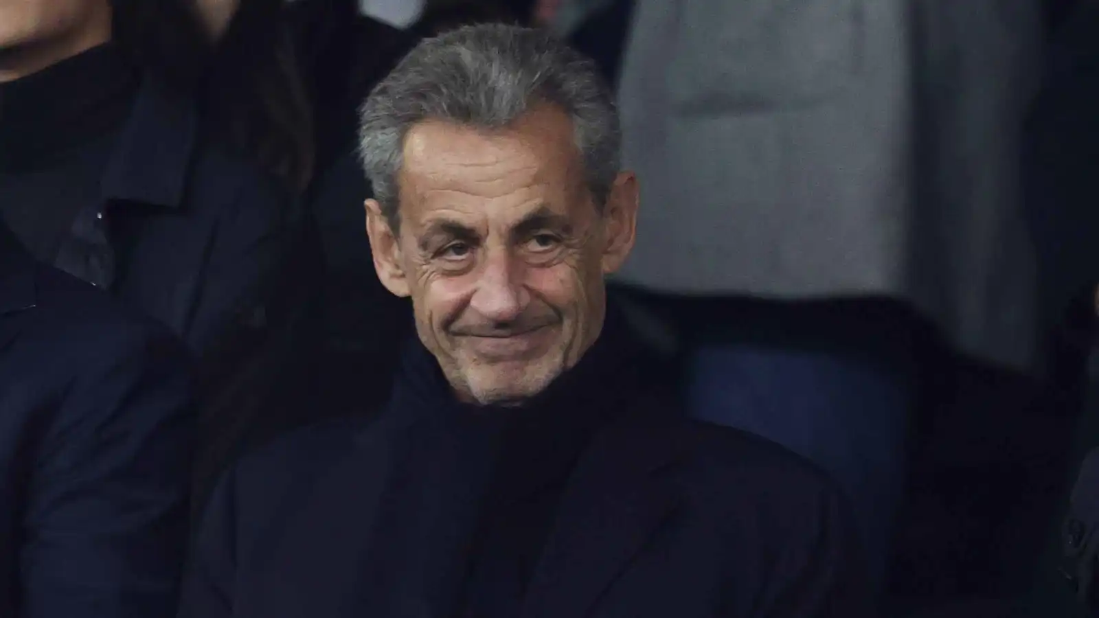 هل يُنقذ العفو الرئاسي ساركوزي من تنفيذ عقوبة السجن؟