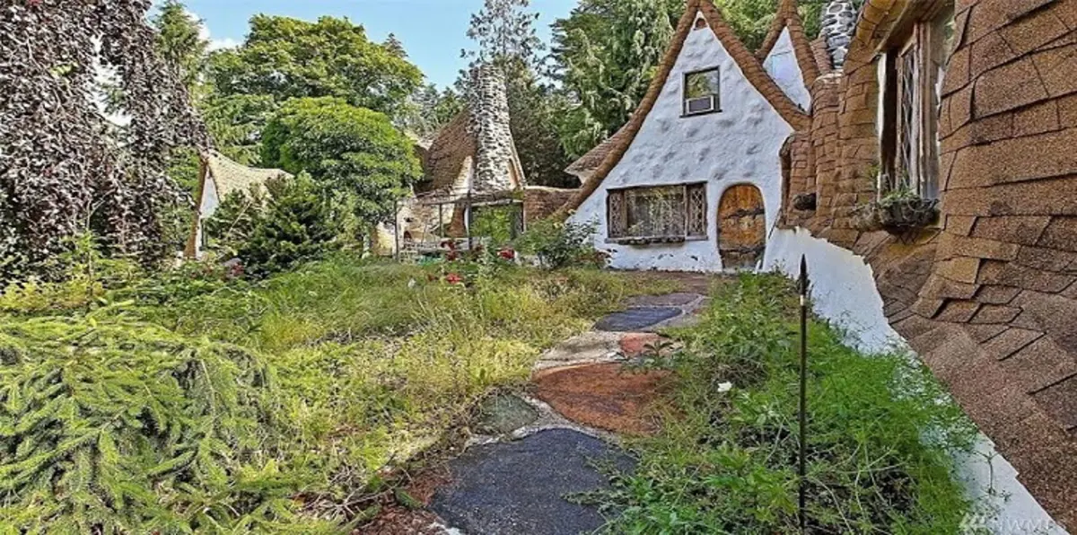 بالصور.. منزل Snow White الحقيقي معروض للبيع