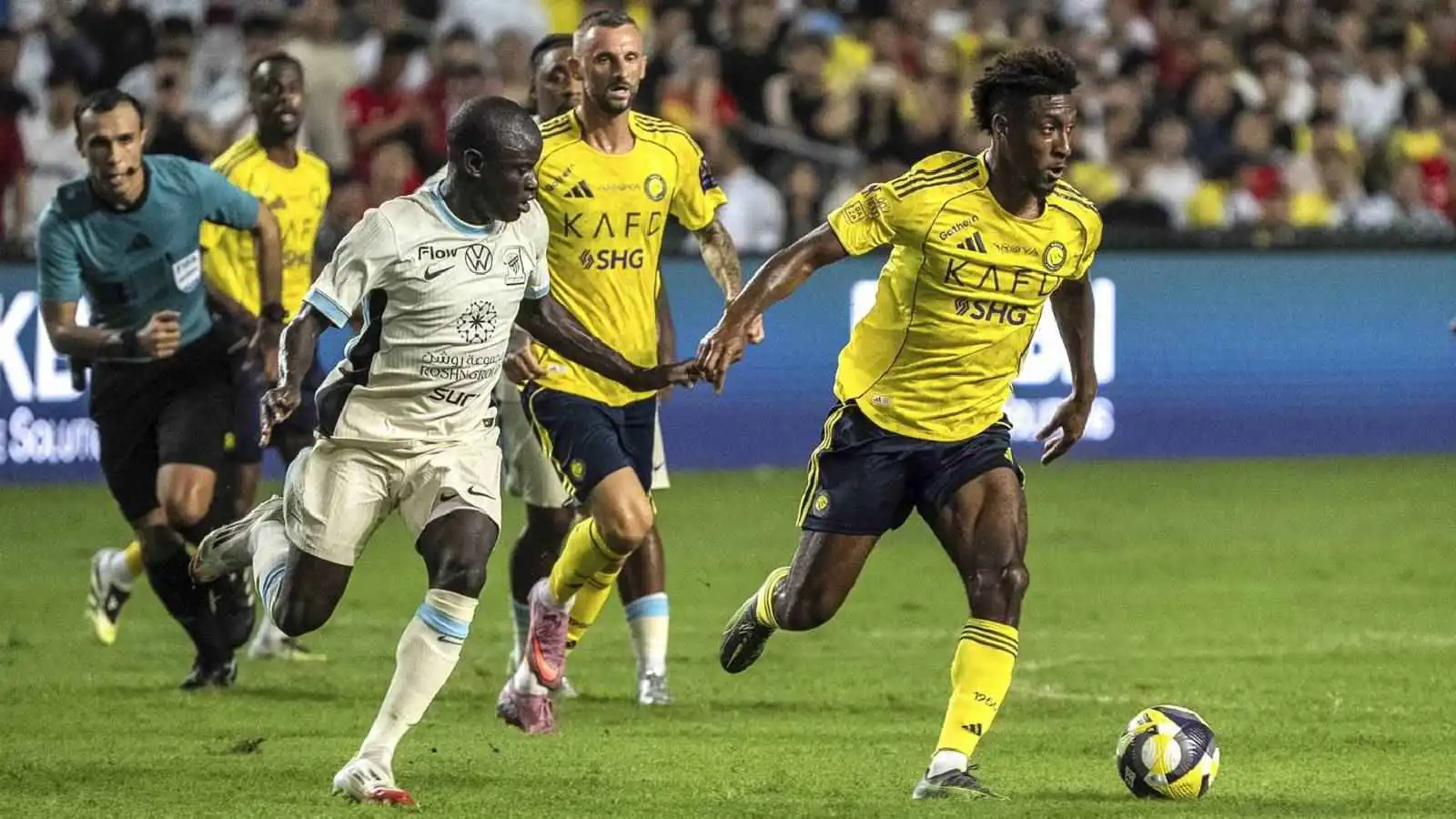 4 مستفيدين من ورطة النصر والاتحاد الكبرى