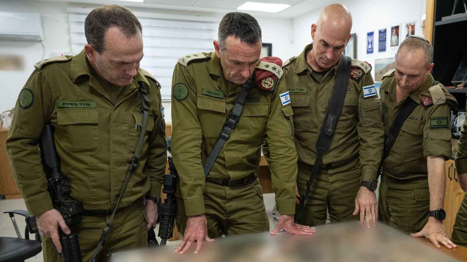 على ضوء أحداث سوريا.. إسرائيل تنشر قوات في المنطقة الفاصلة العازلة