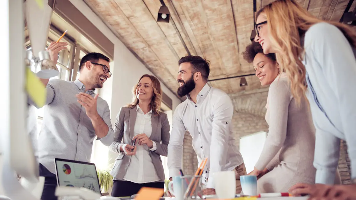 كيف تنجح بشركتك الناشئة مع ميزانية محدودة وموظفين أقل؟