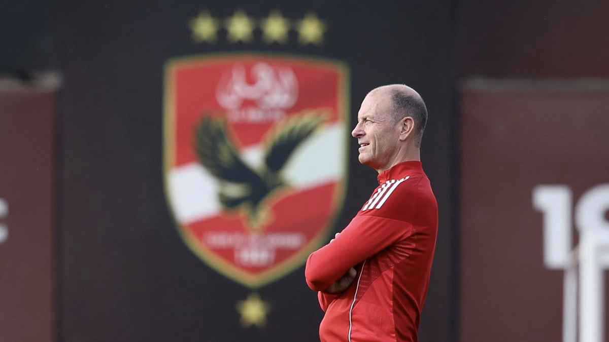 الأهلي المصري ينفذ أول طلبات توروب 