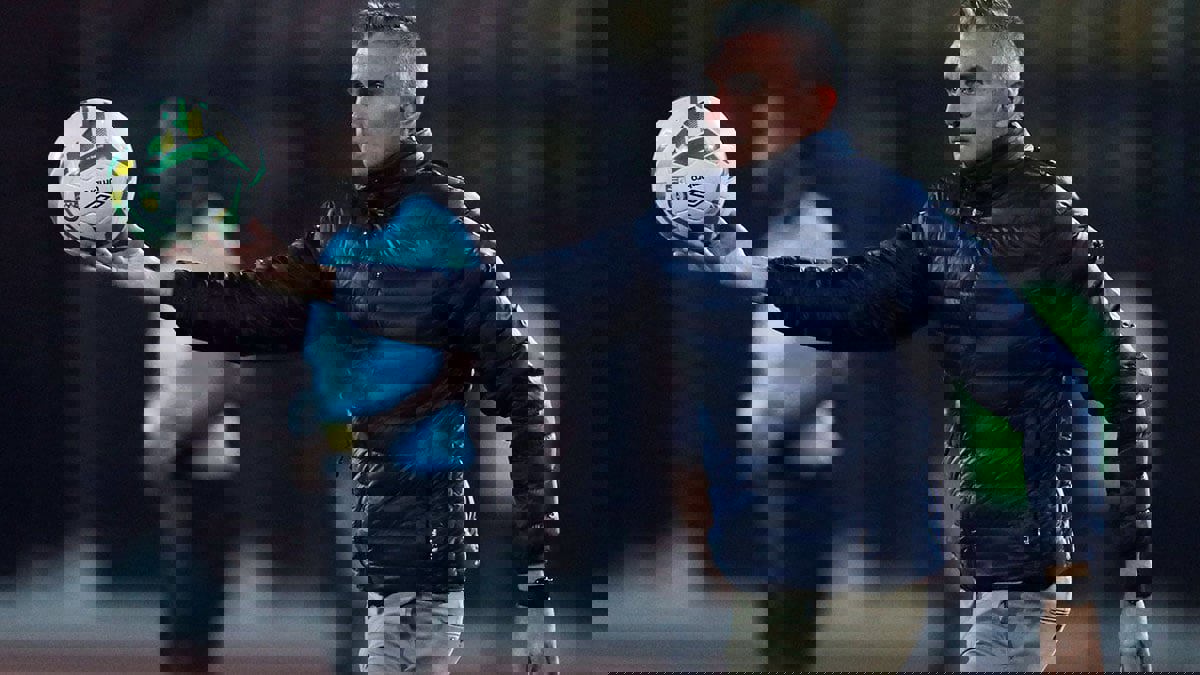 نادي الزمالك يكشف شرط التفاوض مع حسام عاشور وعقد كارتيرون الجديد (فيديو)