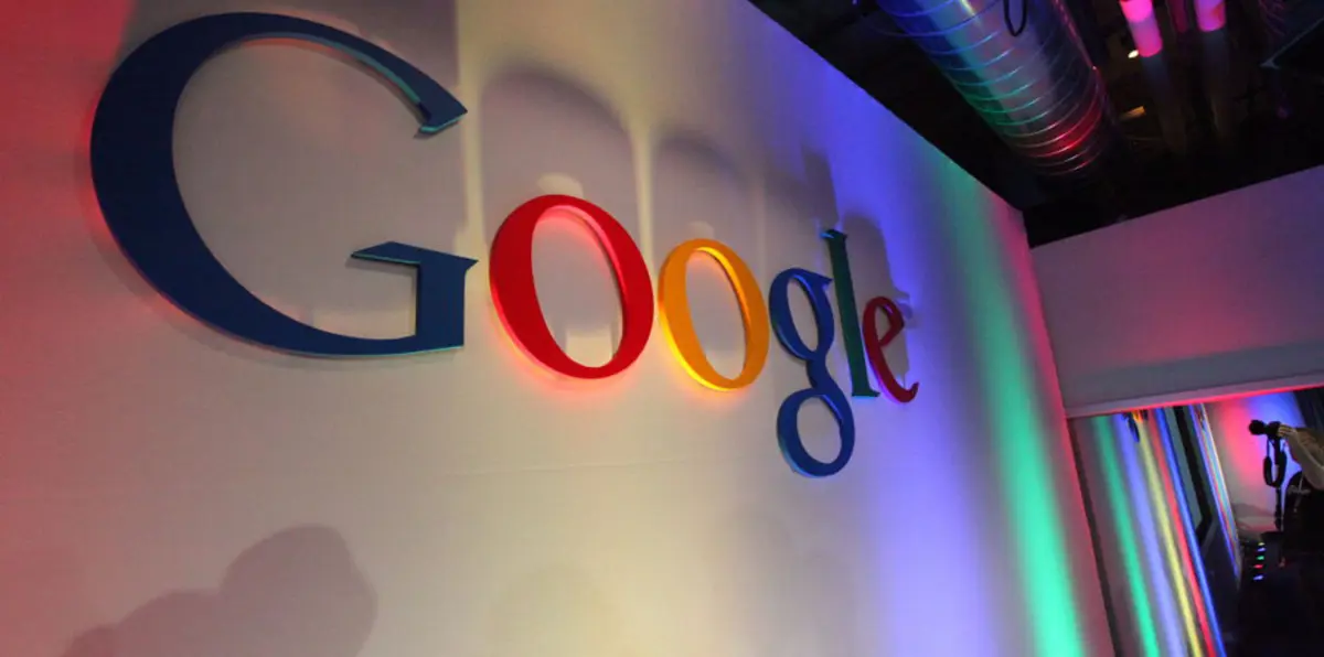 الكونغرس يخاطب "غوغل وأبل" بشأن جمع البيانات من هواتف المستخدمين