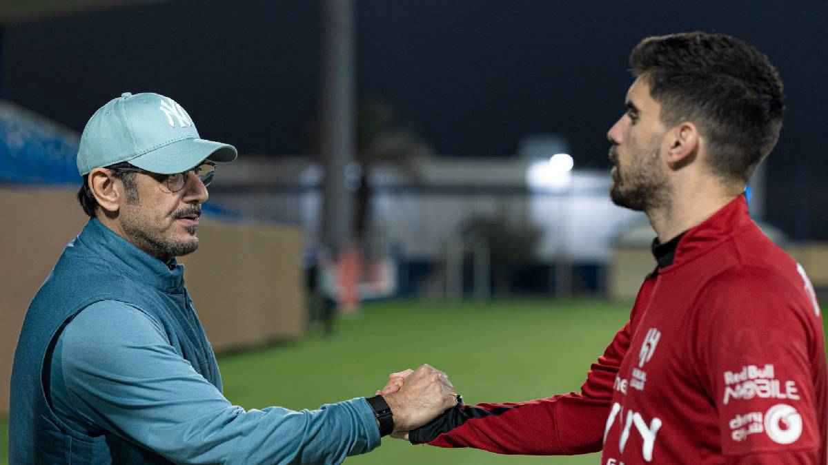 تبقى خطوة واحدة.. روبن نيفيز يوافق على تجديد عقده مع الهلال 