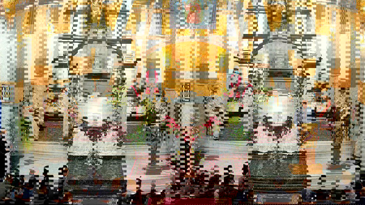 تزامنًا مع "أعياد الميلاد".. الكاظمي يدعو المسيحيين للبقاء في العراق