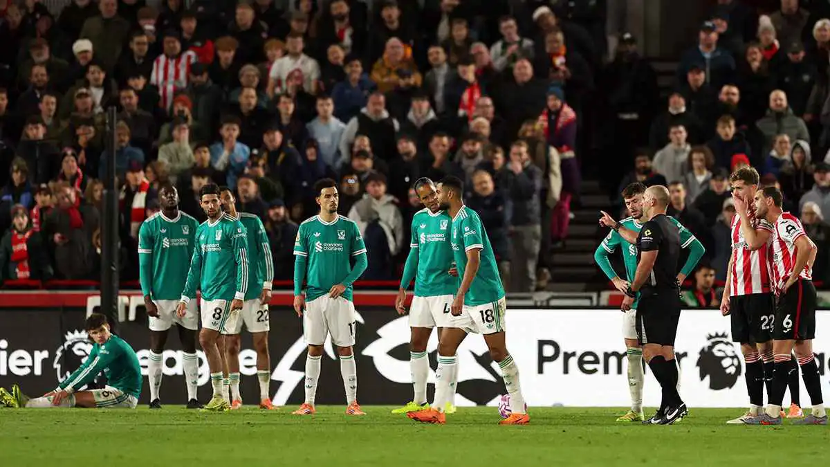 4 صفقات كارثية دمّرت موسم ليفربول