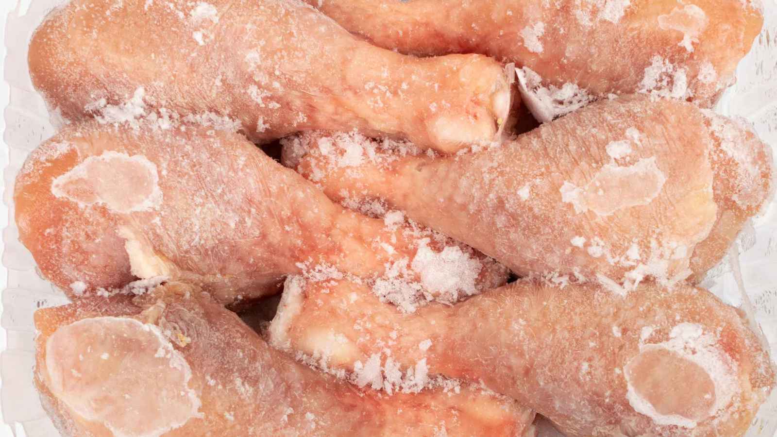 هل الدجاج المجمد آمن على صحتك؟