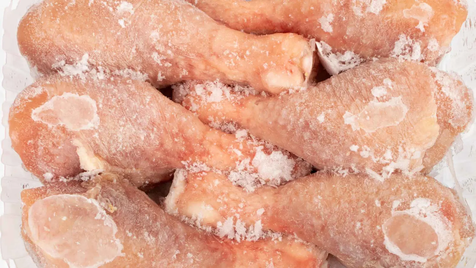 هل الدجاج المجمد آمن على صحتك؟