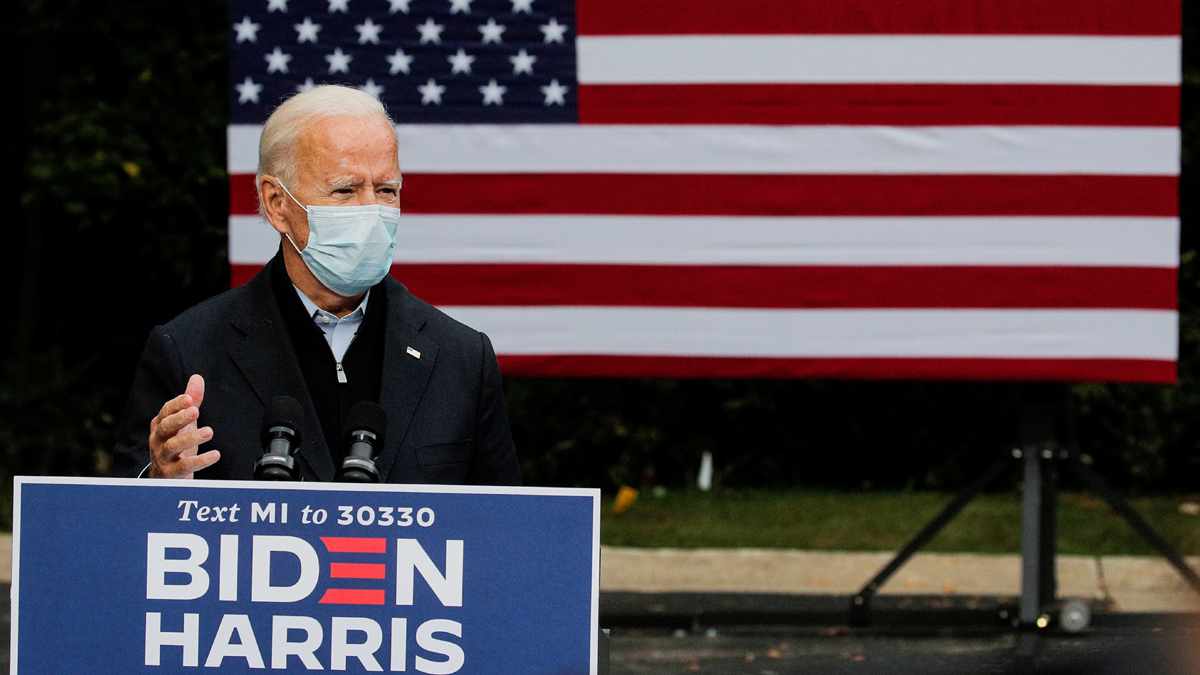 عقب إصابة ترامب.. بايدن يدعو الأمريكيين لعدم "التعنت" في مواجهة كورونا