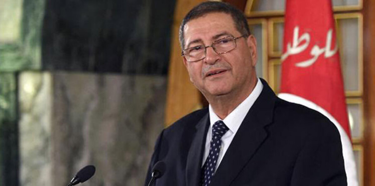 رئيس الحكومة التونسية يتبرّأ من أحد وزرائه لمدحه بن علي