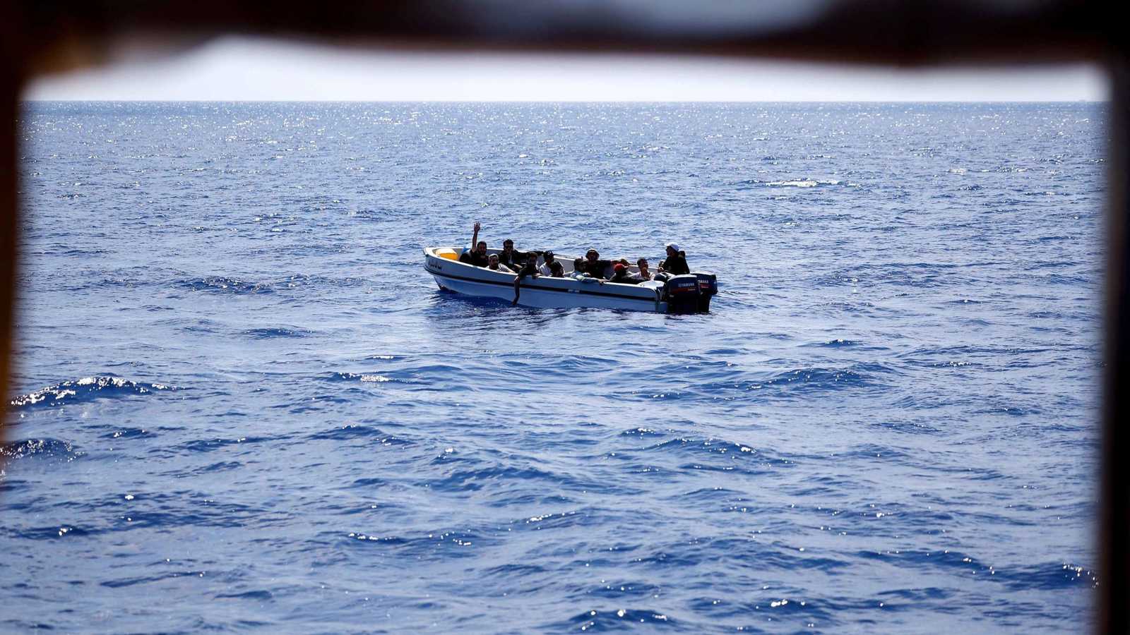 ارتفاع حصيلة انقلاب مركب للمهاجرين قبالة موريتانيا إلى 69 قتيلا