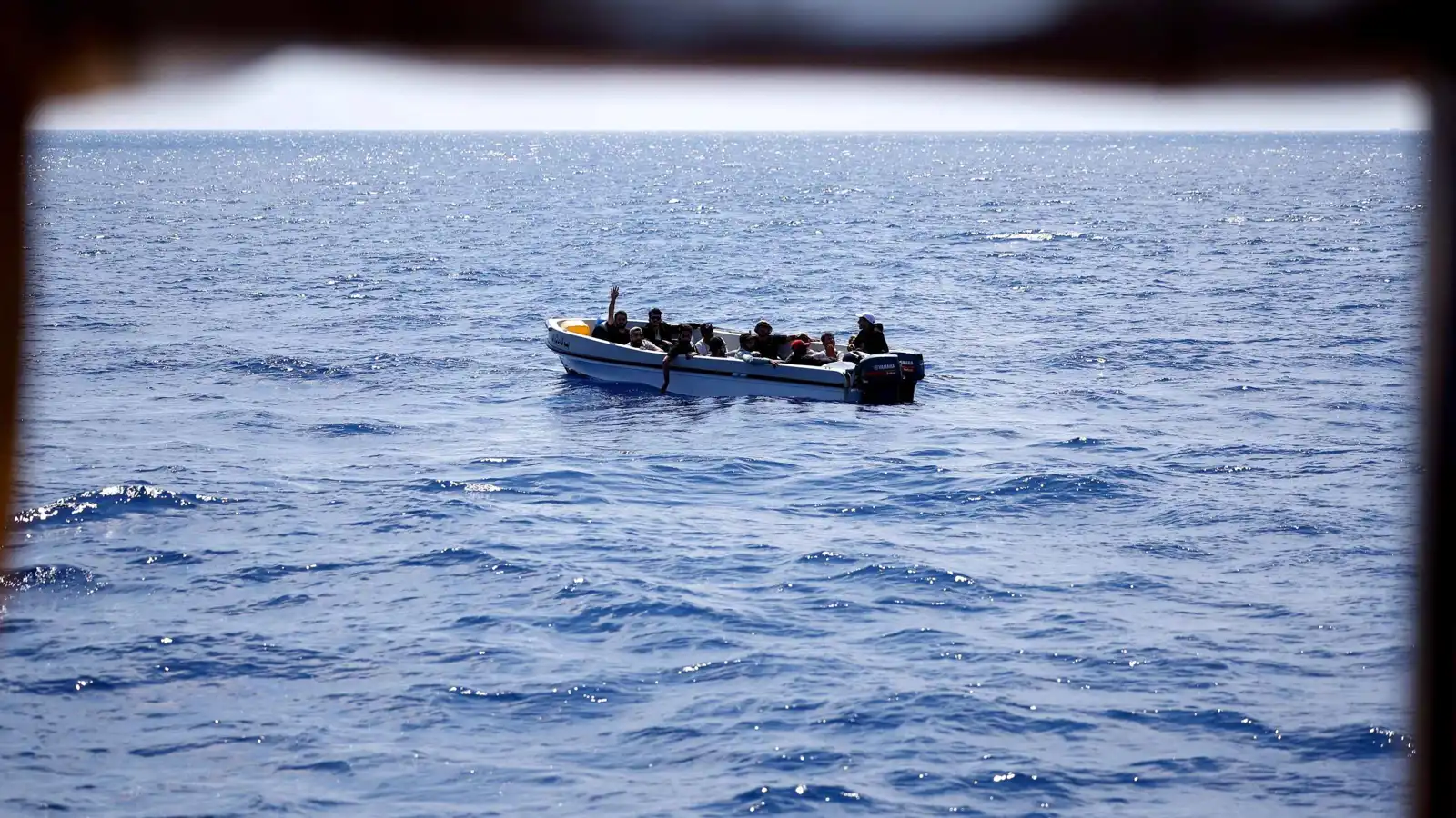 ارتفاع حصيلة انقلاب مركب للمهاجرين قبالة موريتانيا إلى 69 قتيلا