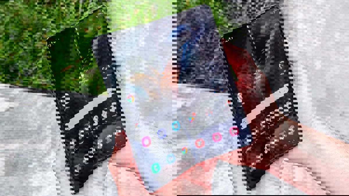 سامسونغ تعلن إيقاف دعمها لهاتفها الذكي القابل للطي