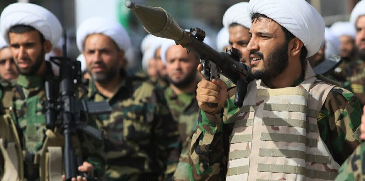 العراق.. الحشد الشعبي يستعرض بالنجف ويفوض أمره للسيستاني