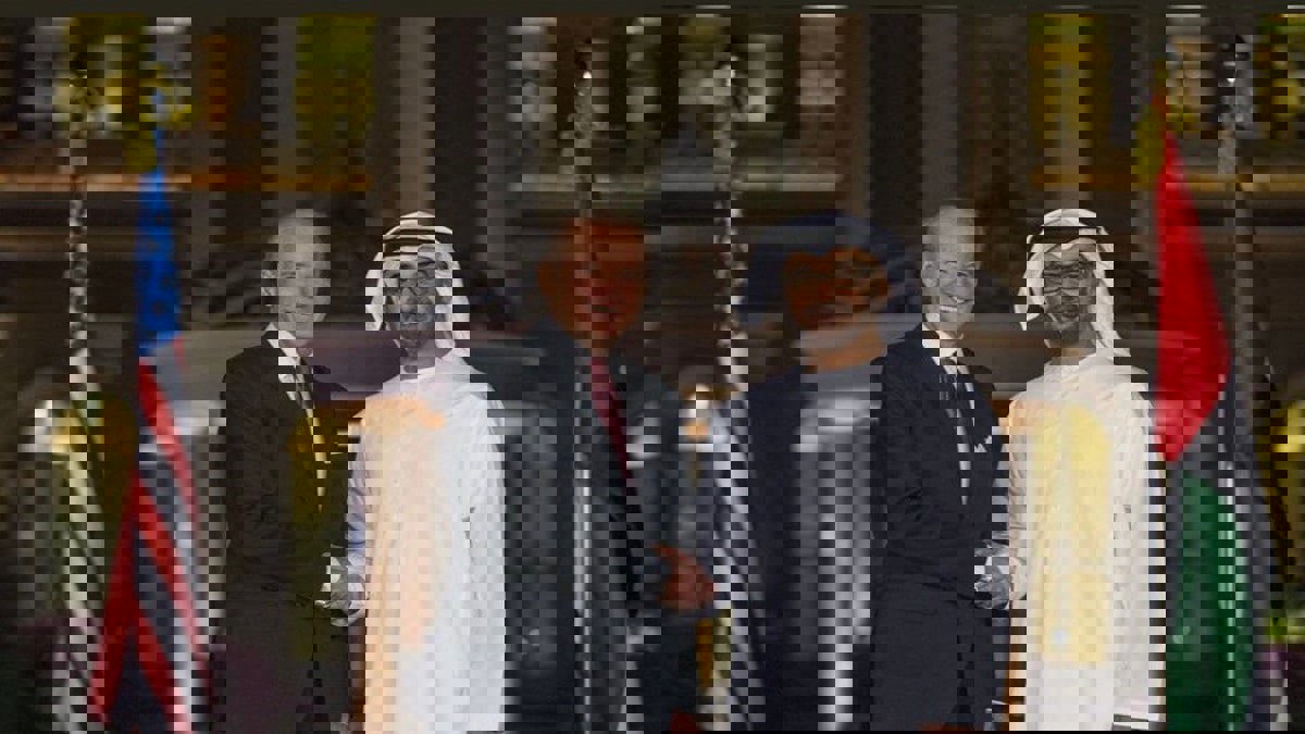 بايدن يجري اتصالا هاتفيا بالشيخ محمد بن زايد