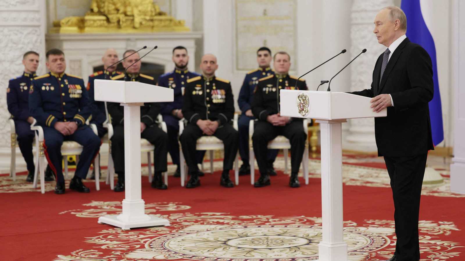 الحرب تغير السياسات.. كيف أعادت 2025 صياغة خطاب موسكو وكييف؟